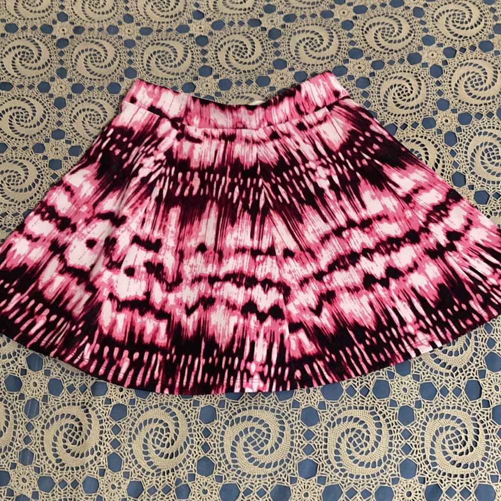 Decree Two-Piece Set - Picture 9 of 10